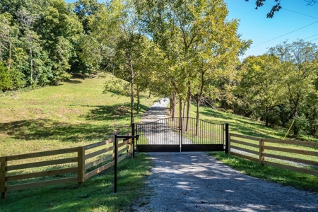 Home For Sale in Franklin, Tennessee - image 44