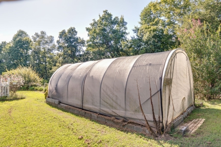 Country Home with Investment Property for Sale in Tennessee - image 29