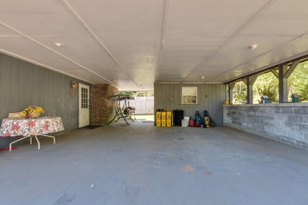 Country Home with Investment Property for Sale in Tennessee - image 27