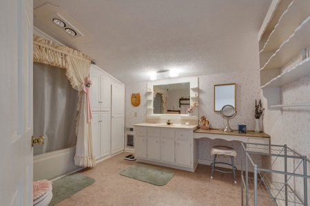 Country Home with Investment Property for Sale in Tennessee - image 24