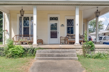 Historic Home in Town for Sale in Mount Pleasant, Tennessee - image 3