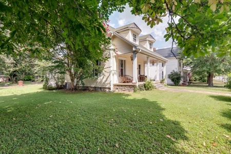 Historic Home in Town for Sale in Mount Pleasant, Tennessee - image 2