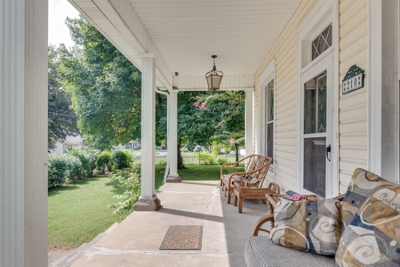 Historic Home in Town for Sale in Mount Pleasant, Tennessee - image 6