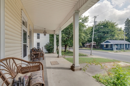 Historic Home in Town for Sale in Mount Pleasant, Tennessee - image 5