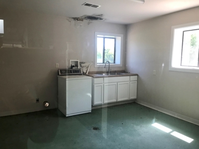 Building with 10 acreage For sale in Missouri - image 30