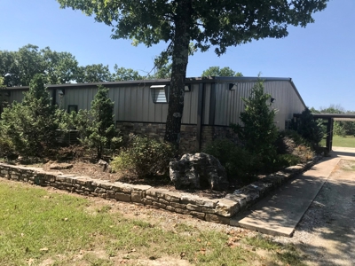 Building with 10 acreage For sale in Missouri - image 33