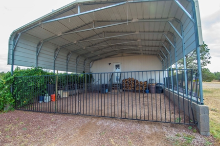 Large Home with Large Workshop / Garage For sale, Has Well - image 25