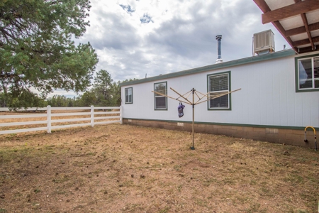 Large Home with Large Workshop / Garage For sale, Has Well - image 31