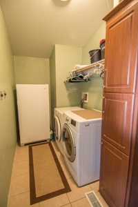 Large Home with Large Workshop / Garage For sale, Has Well - image 21