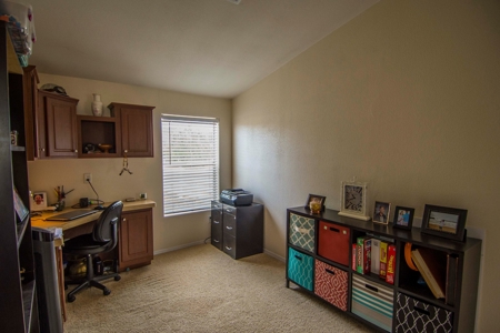 Large Home with Large Workshop / Garage For sale, Has Well - image 14