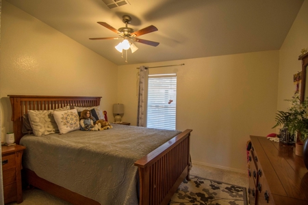 Large Home with Large Workshop / Garage For sale, Has Well - image 17