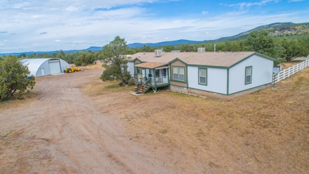 Large Home with Large Workshop / Garage For sale, Has Well - image 1