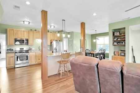 Large Ranch & Farm with Live Water &  Home for Sale in S MO. - image 9