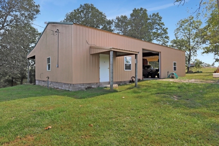Large Ranch & Farm with Live Water &  Home for Sale in S MO. - image 28