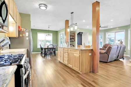Large Ranch & Farm with Live Water &  Home for Sale in S MO. - image 11