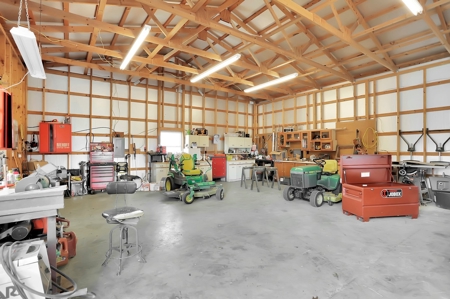 Large Ranch & Farm with Live Water &  Home for Sale in S MO. - image 29