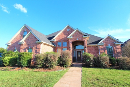 Home In Town For Sale Reno Texas Lamar County - image 1