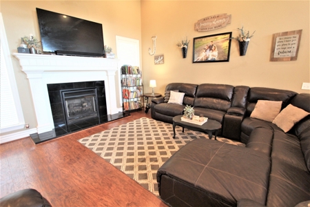 Home In Town For Sale Reno Texas Lamar County - image 4