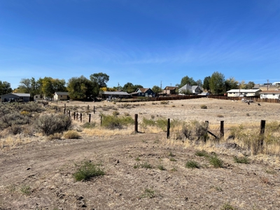 .373 acre vacant lot in town of Alturas, Ca - image 1