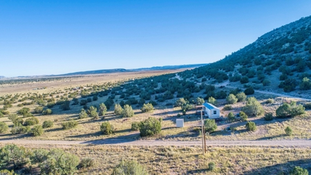 Newer Country Home on Grid in Northern AZ - image 17