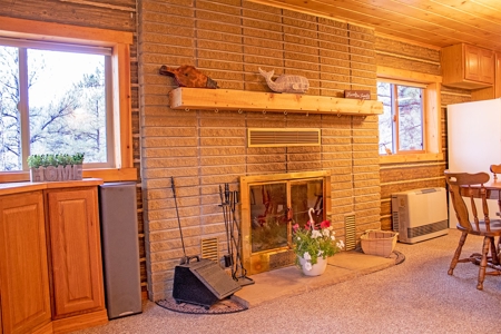 Cozy Fishing & Hunting Cabin in Sportsmen's Paradise - image 14