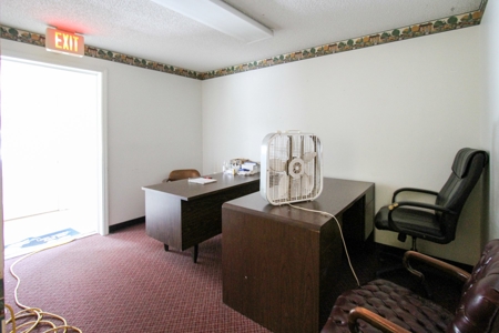 Professional Office Building For Sale in Jasper, FL - image 8