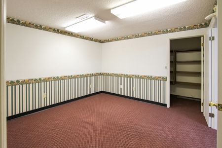 Professional Office Building For Sale in Jasper, FL - image 11