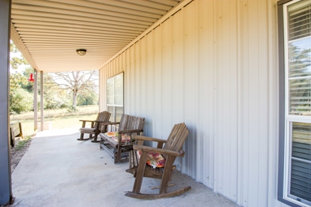 Barndominium on Acreage For Sale in Texas - image 24