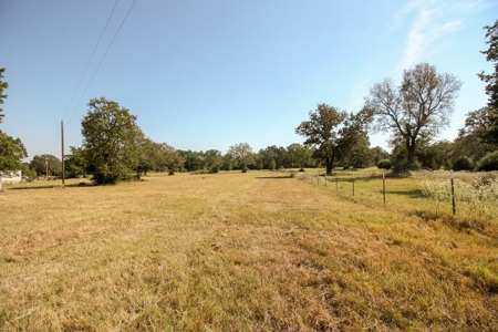 Barndominium on Acreage For Sale in Texas - image 39