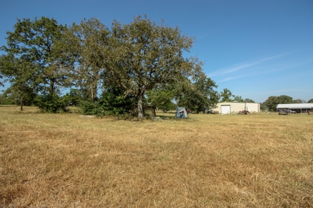 Barndominium on Acreage For Sale in Texas - image 35