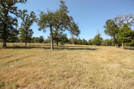 Barndominium on Acreage For Sale in Texas - image 41