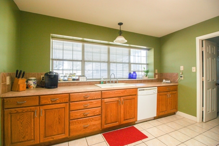 Barndominium on Acreage For Sale in Texas - image 7