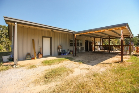 Barndominium on Acreage For Sale in Texas - image 22