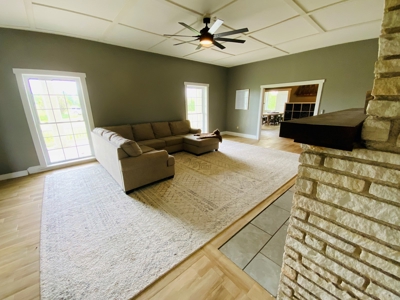 Historic Home - Beautiful Farm - Great Location in Missouri - image 10