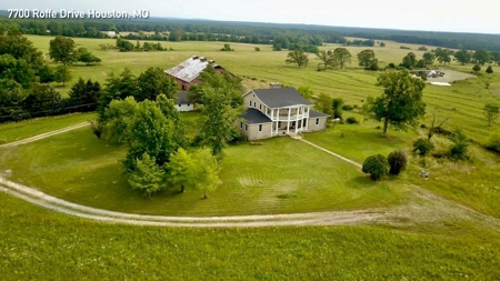 Historic Home - Beautiful Farm - Great Location in Missouri - image 46