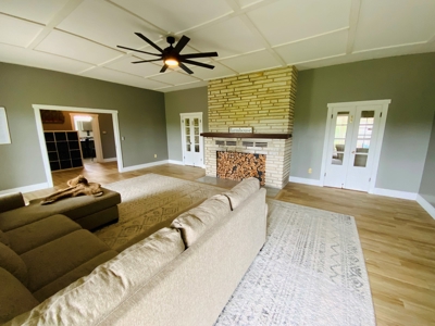 Historic Home - Beautiful Farm - Great Location in Missouri - image 9