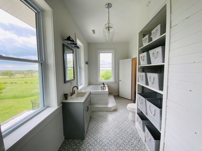 Historic Home - Beautiful Farm - Great Location in Missouri - image 37