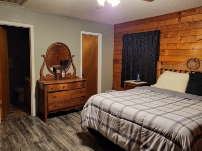 Country Log Cabin Property For Sale Clarksville Texas - image 13
