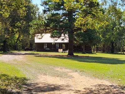 Country Log Cabin Property For Sale Clarksville Texas - image 1