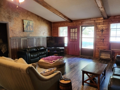 Country Log Cabin Property For Sale Clarksville Texas - image 6