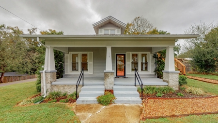 Home in Town with Apartment for Sale in Columbia, Tennessee - image 2