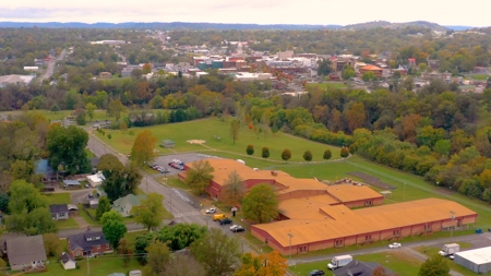Home in Town with Apartment for Sale in Columbia, Tennessee - image 47