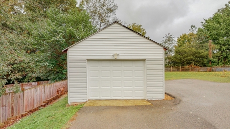 Home in Town with Apartment for Sale in Columbia, Tennessee - image 30