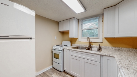Home in Town with Apartment for Sale in Columbia, Tennessee - image 41