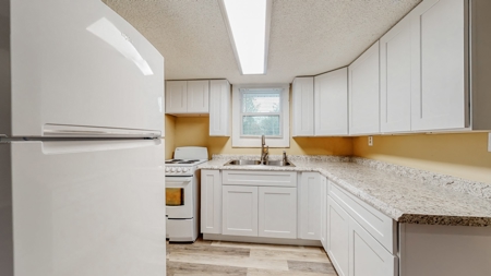Home in Town with Apartment for Sale in Columbia, Tennessee - image 40