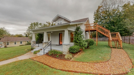 Home in Town with Apartment for Sale in Columbia, Tennessee - image 1