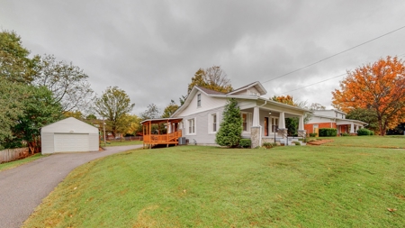 Home in Town with Apartment for Sale in Columbia, Tennessee - image 3
