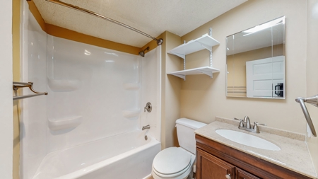 Home in Town with Apartment for Sale in Columbia, Tennessee - image 38