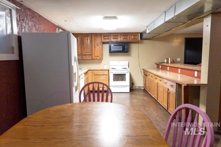 Large Building on Main Intersection For Sale in Paul, ID - image 20
