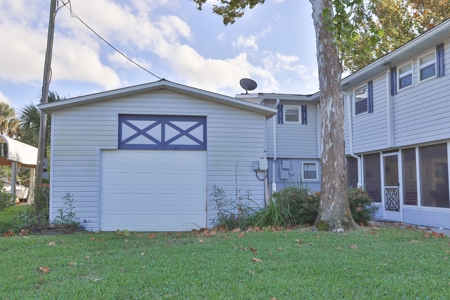 Charming Home In Suwannee Florida! - image 2